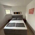 Stinjan 아파트 *