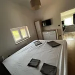 아파트 Stinjan 풀라