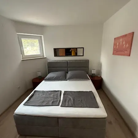 Stinjan Apartment *