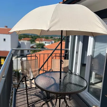 Apartment Stinjan *
