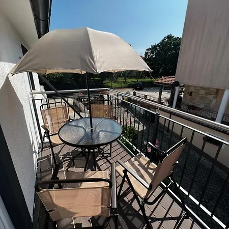 Stinjan アパート *