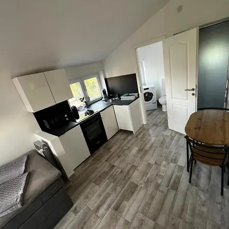 Stinjan アパート *