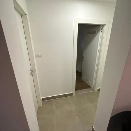 Stinjan アパート *