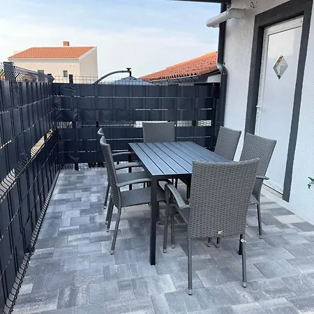 Stinjan Apartment