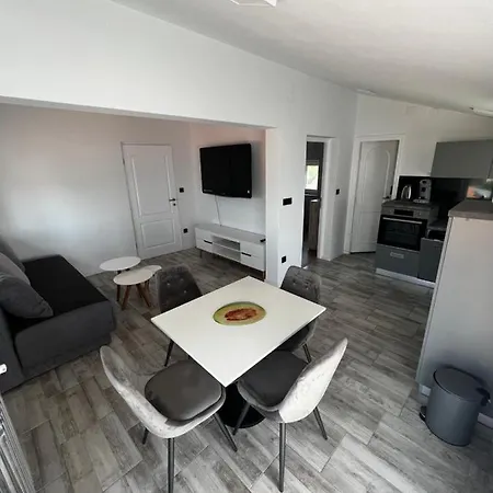 Apartman Stinjan Póla